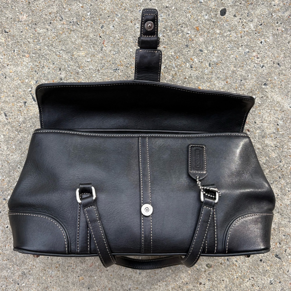 COACH vintage Hamptons Black Leather Flap Purse black hand bag - Picture 10 of 15